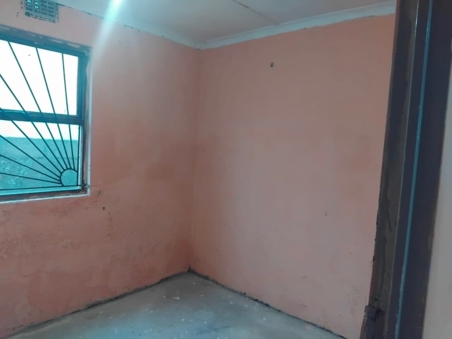 2 Bedroom Property for Sale in Mfuleni Western Cape